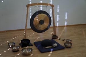 Tai-Chi-Zuerich-Gong und Klangschalen